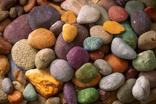 五彩石头